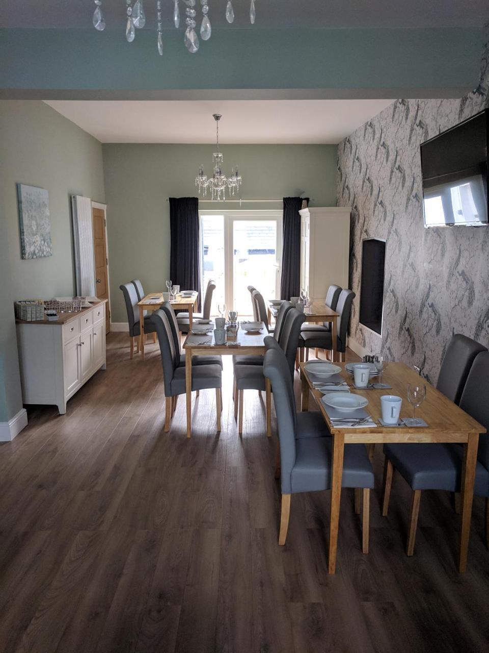 Lion House Bed & Breakfast With Restaurant Combe Martin Buitenkant foto